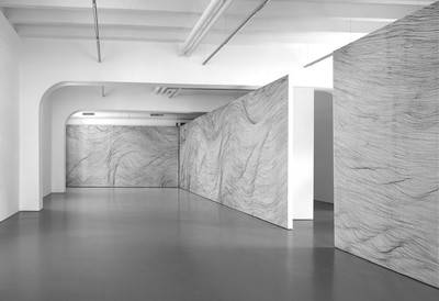 Zeichnungsinstallation, 2004.  &raquo; Klicken zum Vergr&ouml;ssern ->