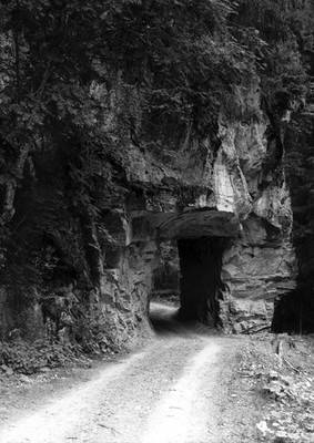 Tunnel 3, 2004.  &raquo; Klicken zum Vergr&ouml;ssern ->