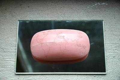 ISABELLE KRIEG. Die Welt entdecken, 2006.  » Klicken zum Vergrössern ->