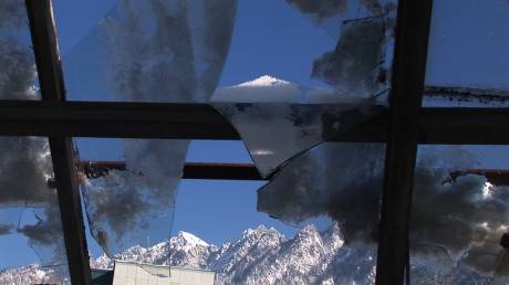 Slingshot, Schlingel, Videostill, 2009.  &raquo; Klicken zum Vergr&ouml;ssern ->