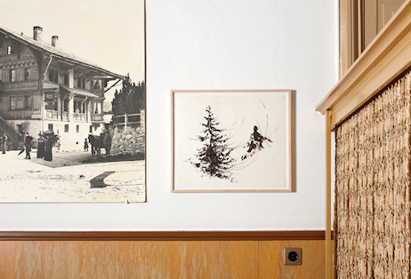 Michael Günzburger: ‹Das Ende des Anfangs›, 2012
Lithografie auf Japanpapier, einfarbig
42,5 x 50 cm
Signiert und nummeriert: 1/13 – 13/13
E.A.: I/V – V/V
Druck: Steindruckerei Wolfensberger, Zürich
Trattoria
Bild: © Ralph Feiner  » Klicken zum Vergrössern ->