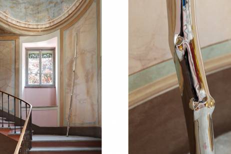 Not Vital &lsaquo;Walking stick&rsaquo;, 2012 Wanderstock, Chromstahl, 3,49 m Treppenhaus Bild: &copy; Ralph Feiner  &raquo; Klicken zum Vergr&ouml;ssern ->